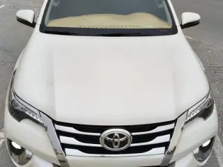 2020 Toyota Fortuner في Dubai سيارة مستعملة