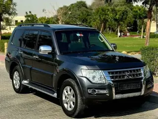 2015 Mitsubishi Pajero in Dubai used car