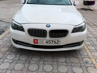 2011 BMW 5-Series في Abu Dhabi سيارة مستعملة