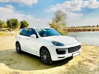 2016 Porsche Cayenne in Dubai used car