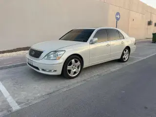 2004 Lexus LS in Sharjah used car