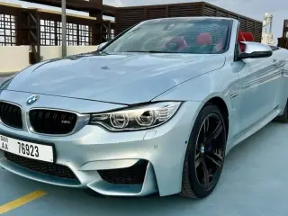2017 BMW M4 في Dubai سيارة مستعملة
