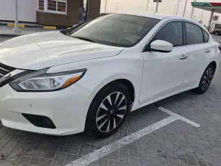 2018 Nissan Altima في Dubai سيارة مستعملة