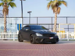 2013 Mercedes-Benz C63 AMG في Dubai سيارة مستعملة