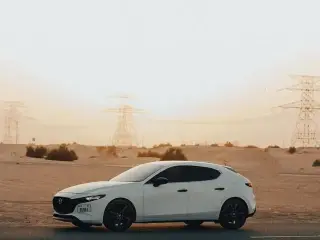 2019 Mazda 3 في Dubai سيارة مستعملة