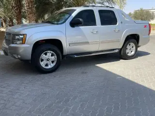 2013 Chevrolet Avalanche في Al Ain سيارة مستعملة