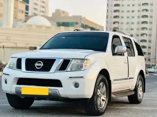 2008 Nissan Pathfinder في Dubai سيارة مستعملة