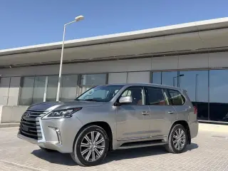 2017 Lexus LX 570 في Dubai سيارة مستعملة