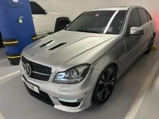 2012 Mercedes-Benz C-Class في Dubai سيارة مستعملة