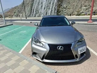 2015 Lexus IS in Sharjah used car