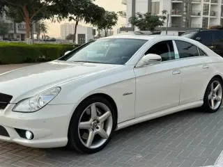 2010 Mercedes-Benz CLS في Ajman سيارة مستعملة