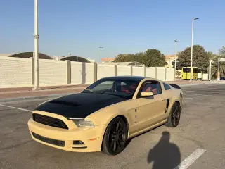 2014 Ford Mustang في Dubai سيارة مستعملة