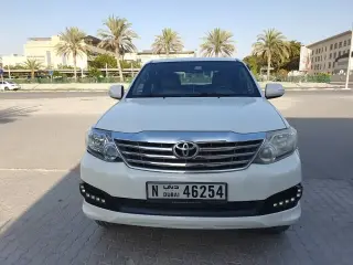 2012 Toyota Fortuner في Ras Al Khaimah سيارة مستعملة