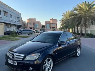 2010 Mercedes-Benz C-Class في Dubai سيارة مستعملة