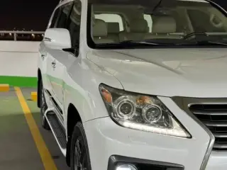 2015 Lexus LX 570 في Abu Dhabi سيارة مستعملة