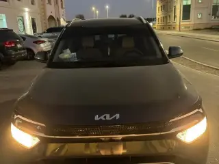 2023 Kia Carens في Al Ain سيارة مستعملة