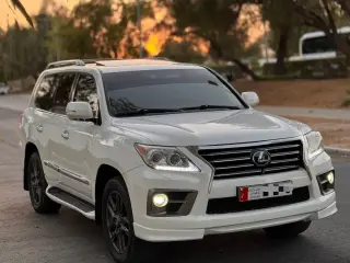2008 Lexus LX 570 في Sharjah سيارة مستعملة