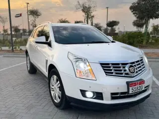 2015 Cadillac SRX في Abu Dhabi سيارة مستعملة