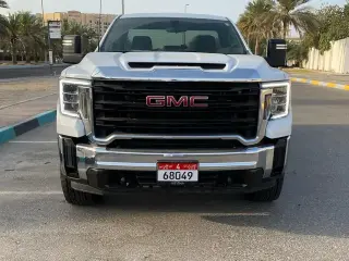 2021 GMC Sierra في Abu Dhabi سيارة مستعملة