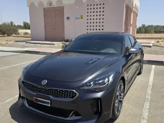 2018 Kia Stinger في Dubai سيارة مستعملة