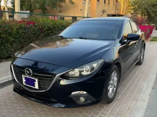 2016 Mazda 3 في Dubai سيارة مستعملة