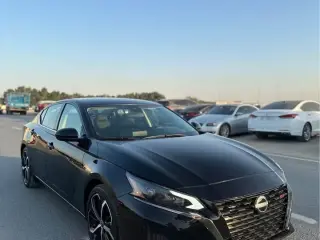 2025 Nissan Sentra في Dubai سيارة مستعملة