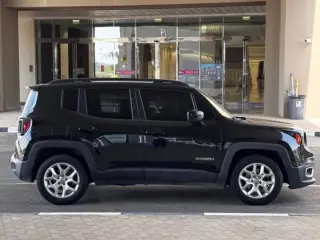 2017 Jeep Renegade في Dubai سيارة مستعملة