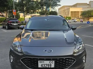2020 Ford Escape في Dubai سيارة مستعملة