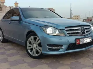 2011 Mercedes-Benz C-Class في Abu Dhabi سيارة مستعملة