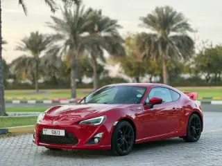2015 Toyota 86 في Dubai سيارة مستعملة