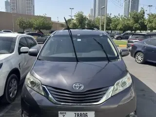 2012 Toyota Sienna in Ajman used car