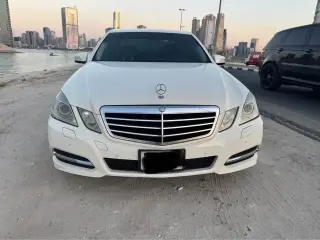 2011 Mercedes-Benz E-Class في Dubai سيارة مستعملة