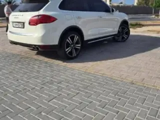 2012 Porsche Cayenne in Sharjah used car