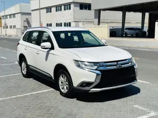2016 Mitsubishi Pajero in Dubai used car