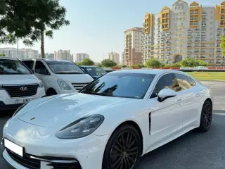 2017 Porsche Panamera في Dubai سيارة مستعملة