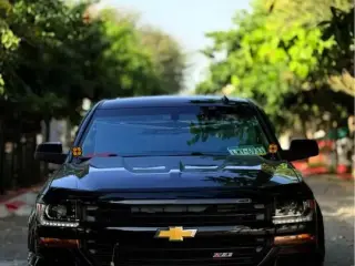 2017 Chevrolet Silverado في Ras Al Khaimah سيارة مستعملة
