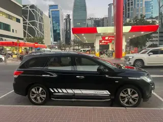 2015 Nissan Pathfinder في Dubai سيارة مستعملة