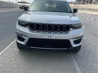 2024 Jeep Grand Cherokee in Dubai used car