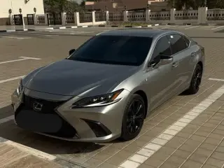 2023 Lexus ES in Dubai used car