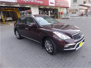 2016 Infiniti QX60 في Dubai سيارة مستعملة
