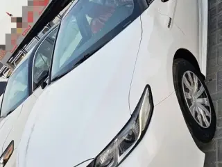 2019 Toyota Camry in Dubai used car