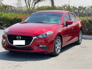 2019 Mazda 3 في Dubai سيارة مستعملة