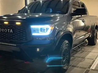 2009 Toyota Tundra in Abu Dhabi used car