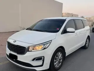 2019 Kia Carnival in Dubai used car
