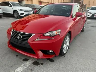 2016 Lexus IS 200 في Sharjah سيارة مستعملة