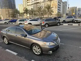 2012 Lexus ES in Sharjah used car