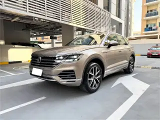 2019 Volkswagen Touareg في Dubai سيارة مستعملة