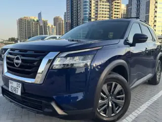 2022 Nissan Pathfinder في Dubai سيارة مستعملة