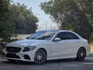 2016 Mercedes-Benz C-Class في Dubai سيارة مستعملة