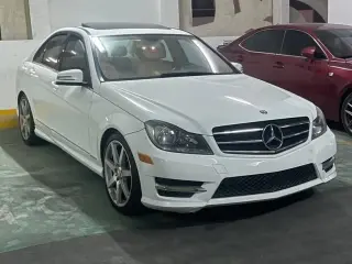 2014 Mercedes-Benz C-Class في Dubai سيارة مستعملة